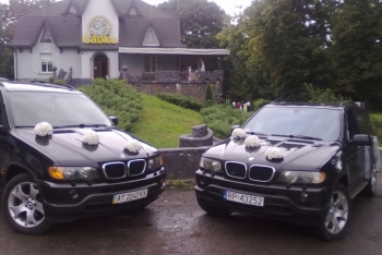Весільний кортеж автомобілів преміум класу BMW