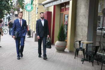 Мережа магазинів чоловічого одягу "De Luxe"