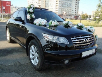 Автомобіль Infiniti для весілл